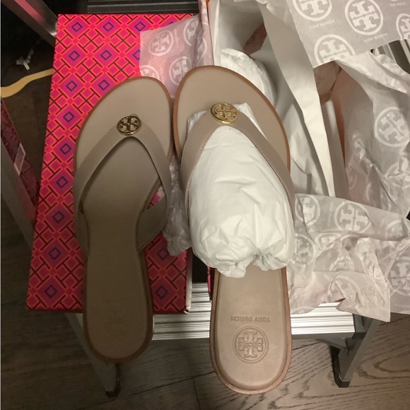 Tory Burch Shoes - Nib Tory Burch Benton thong